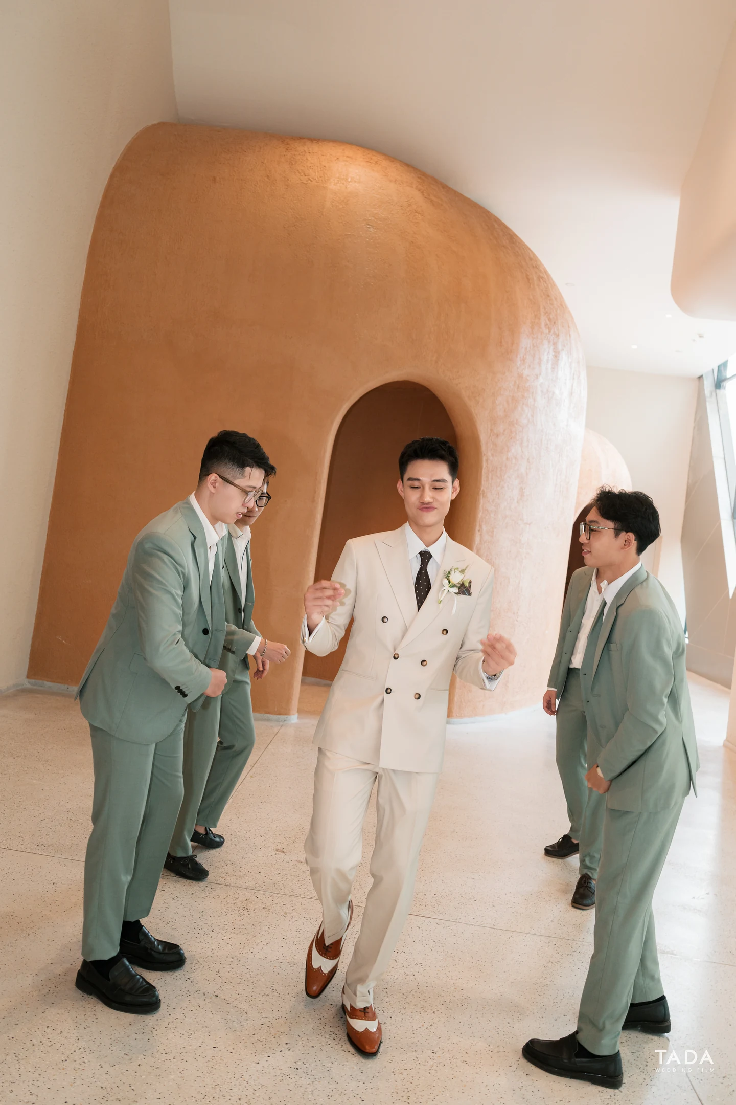 Ly & Sơn 12